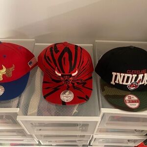 Mitchell & Ness Red and Black Bulls Hat